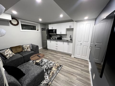 Top Airbnb: 2-Bed Cozy Nest in Sage Creek