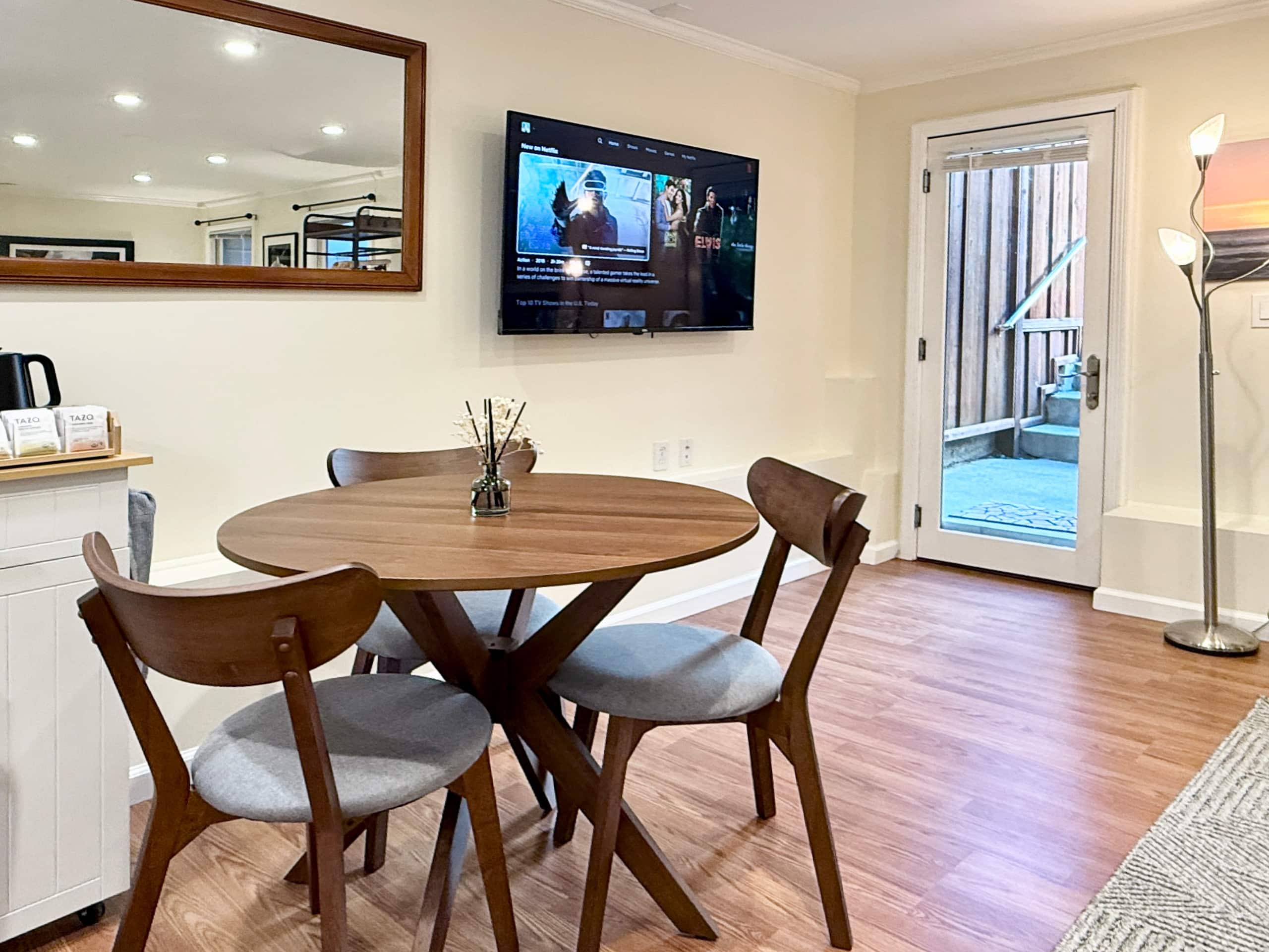 Home in San Francisco · ★4.7 · Studio · 2 beds · 1 bath - Image 12