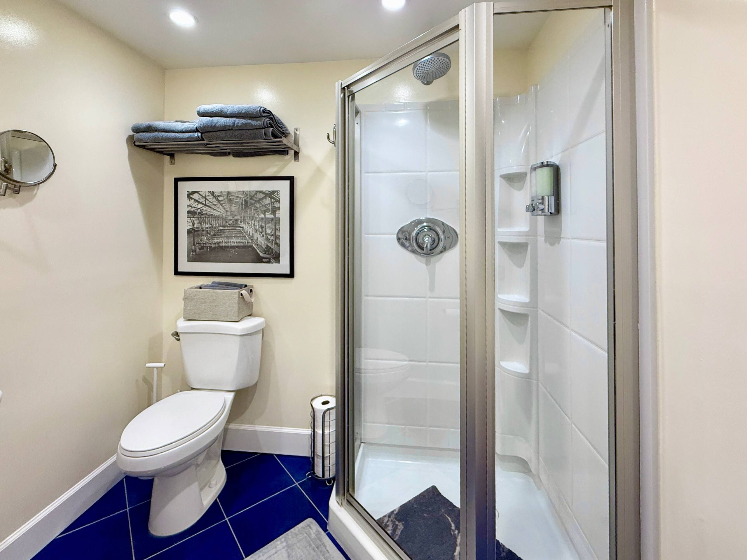 Home in San Francisco · ★4.7 · Studio · 2 beds · 1 bath - Image 17
