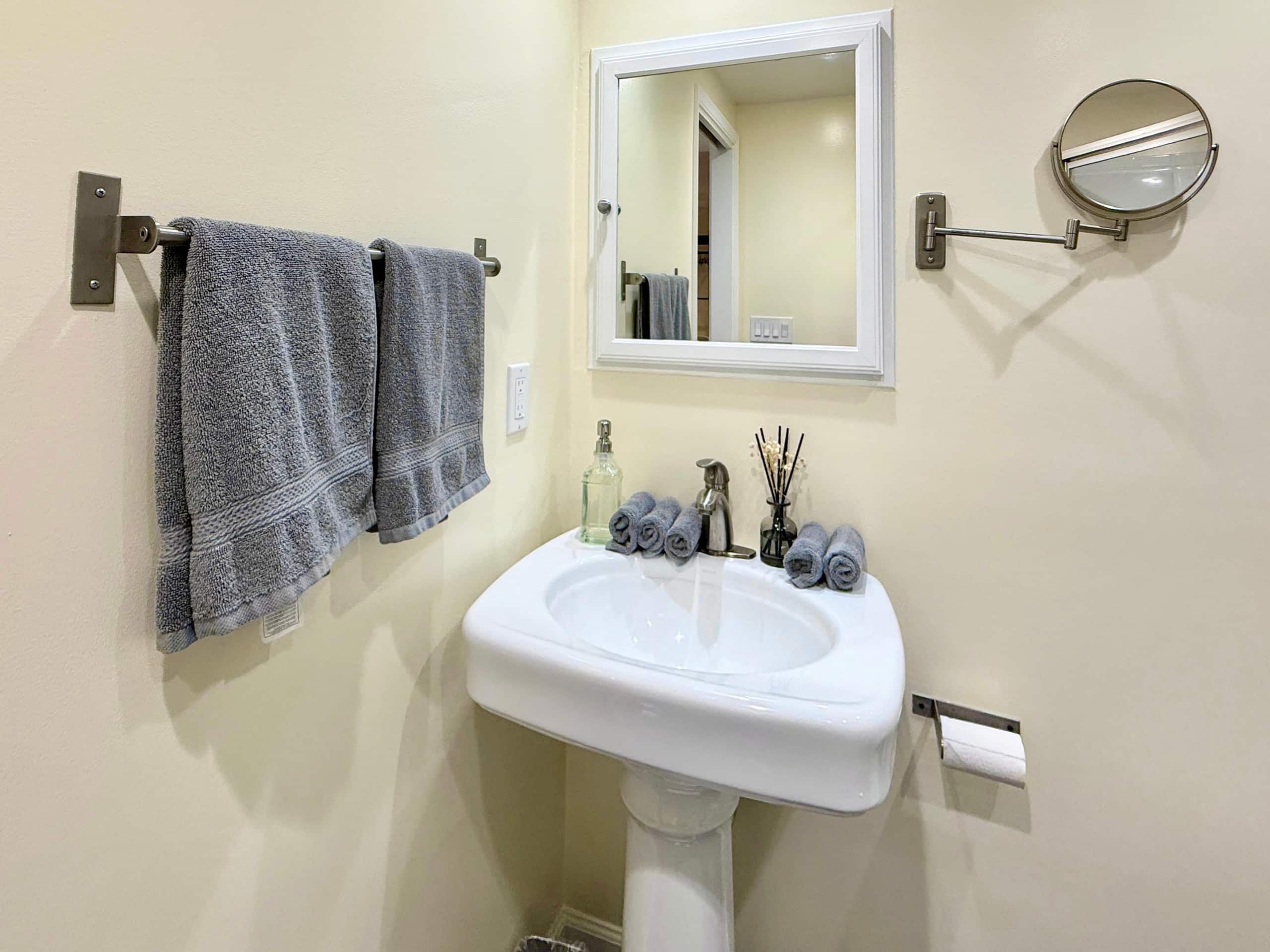 Home in San Francisco · ★4.7 · Studio · 2 beds · 1 bath - Image 19