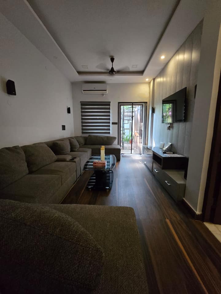 Serene Garden Homestay In Connaught Place Suite 1 - Delhi