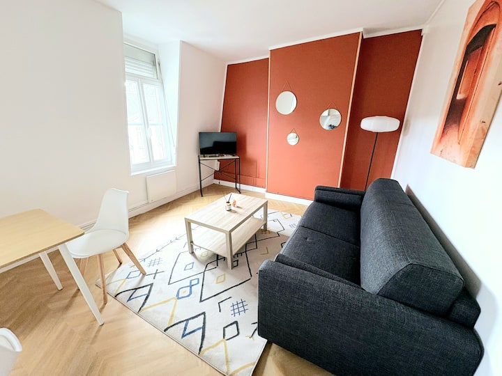 Cosy Appartement Sur La Place De L'hôtel De Ville - Saint-Quentin