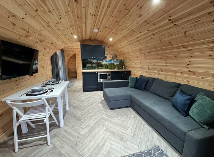 Ayrshire Views Premium Pod With Covered Hot Tub - Scotland