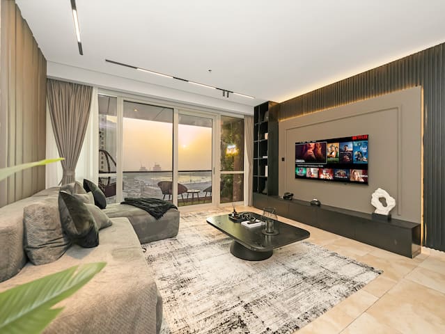 MegaLuxury Beachfront w/ Panoramic Ain Dubai Views — foto 2