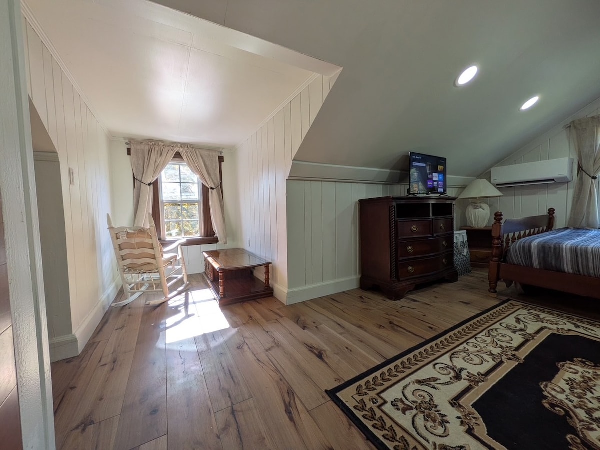 Gingerbread Home | Quiet Stay | 30+ Day Ready – Photo 10
