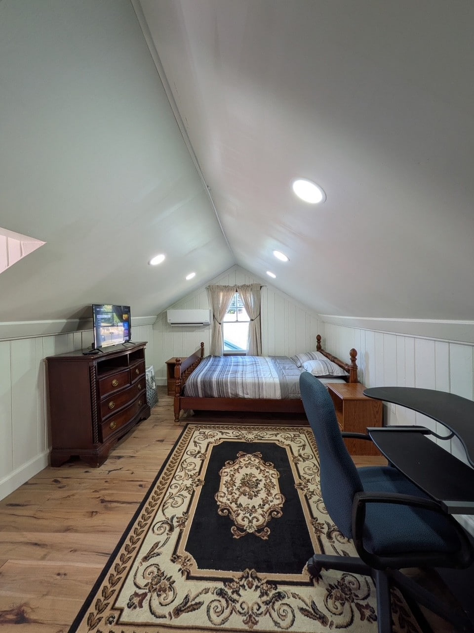 Gingerbread Home | Quiet Stay | 30+ Day Ready – Photo 9