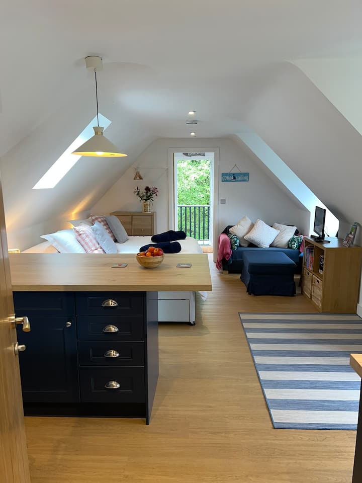 Den At The Damsons - Canterbury