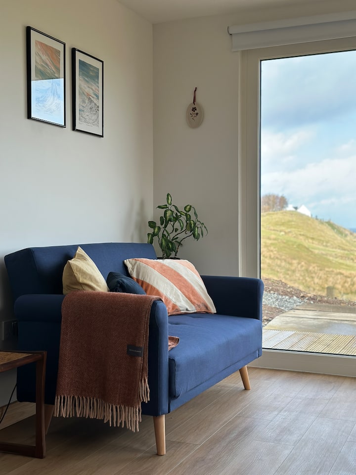 Dun Beag Bothy 
Cosy Self-catering - Skye