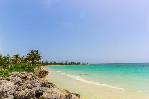 Bahamas Oceanfront Oasis