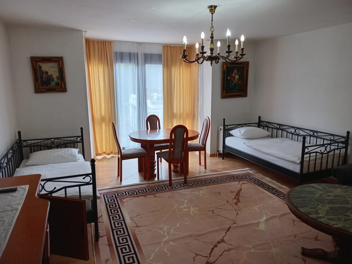 Top performing Airbnb: Apartment in the heart of the old town! in Alt Godesberg