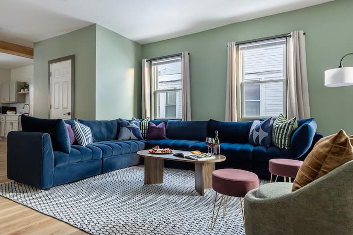 Elmstead Retreat - Game Room & Children Play Area - Cleveland, OH