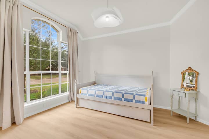 საძინებელი 4