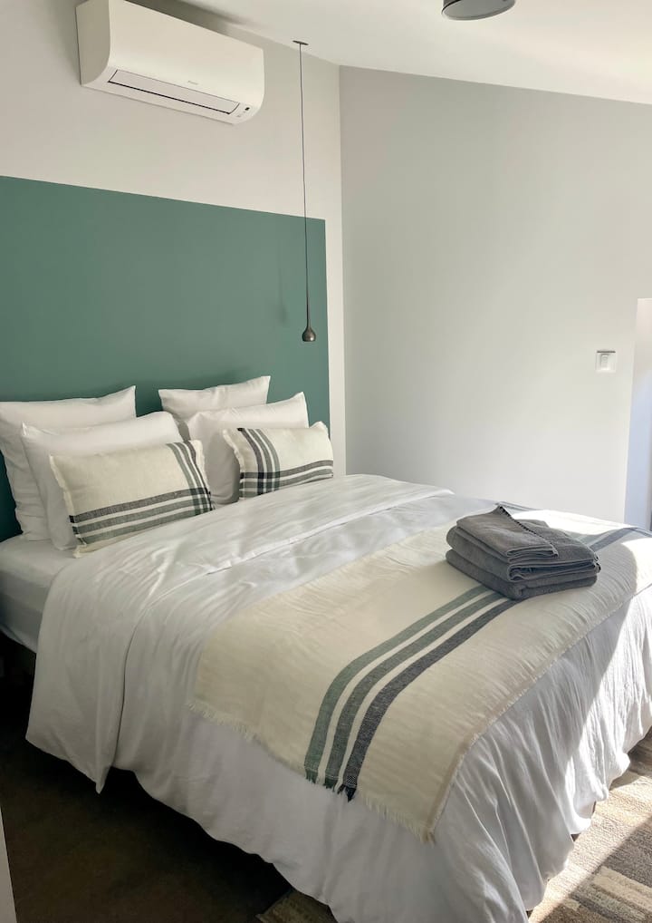 Vitambaa vya kitanda na taulo vinatolewa