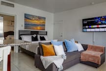 1 Bedroom 3 Beds-Steps away to Hallandale Beach