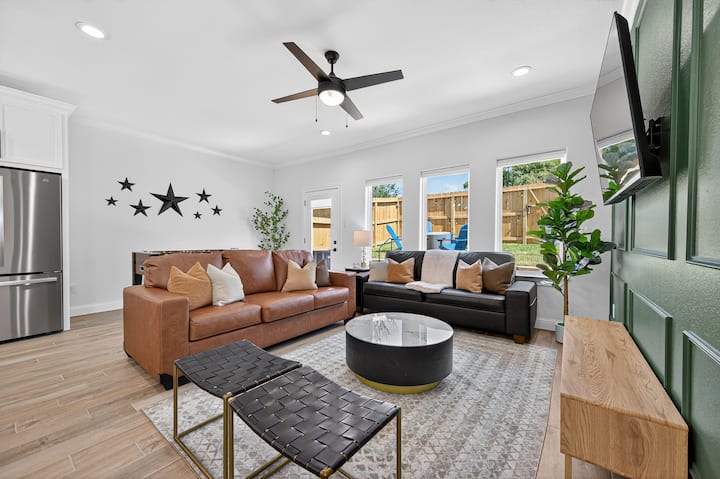 Elevated Lakeside Retreat: Firepit, Foosball, Tv's - Conroe, TX