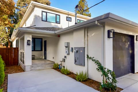 Modern Silicon Valley Home | Minutes to Palo Alto