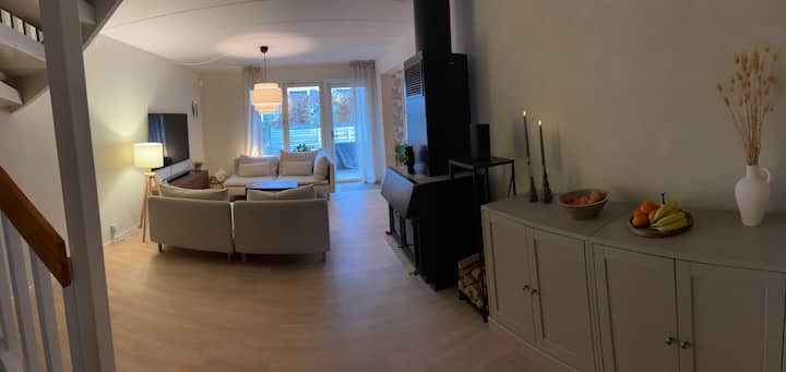 Lakeside Townhouse - Private Outdoor Jacuzzi - Stockholm