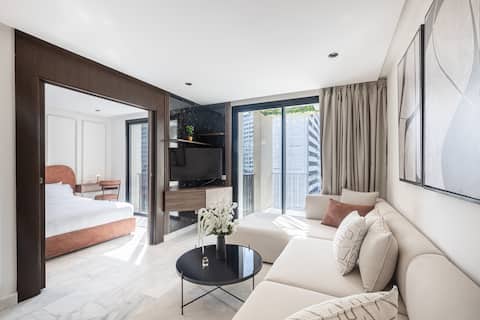 Popular Airbnb listing: Elegant Stay with Terrace and City View in Arrondissement De Sidi Belyout ⵜⴰⴳⵥⵥⵓⵎⵜ ⵏ ⵙⵉⴷⵉ ⴱⵍⵢⵓⵟ مقاطعة سيدي بليوط