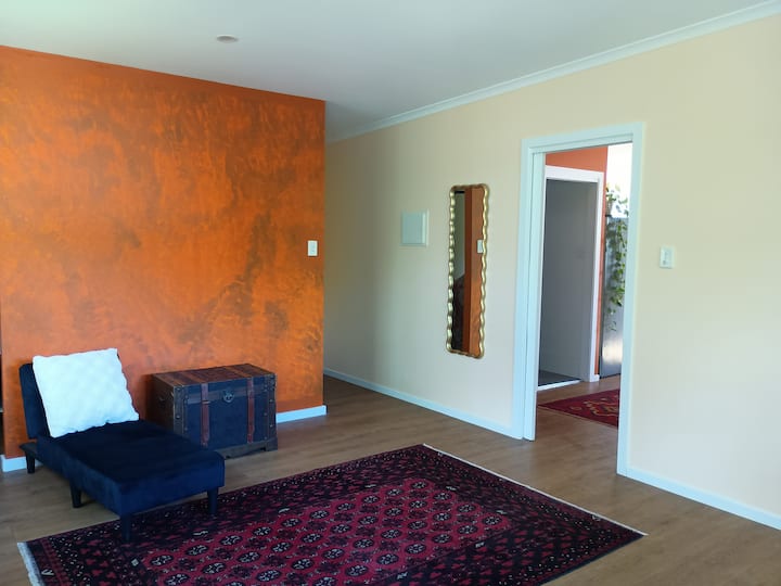 Self Contained Close To Lismore Cbd - Lismore