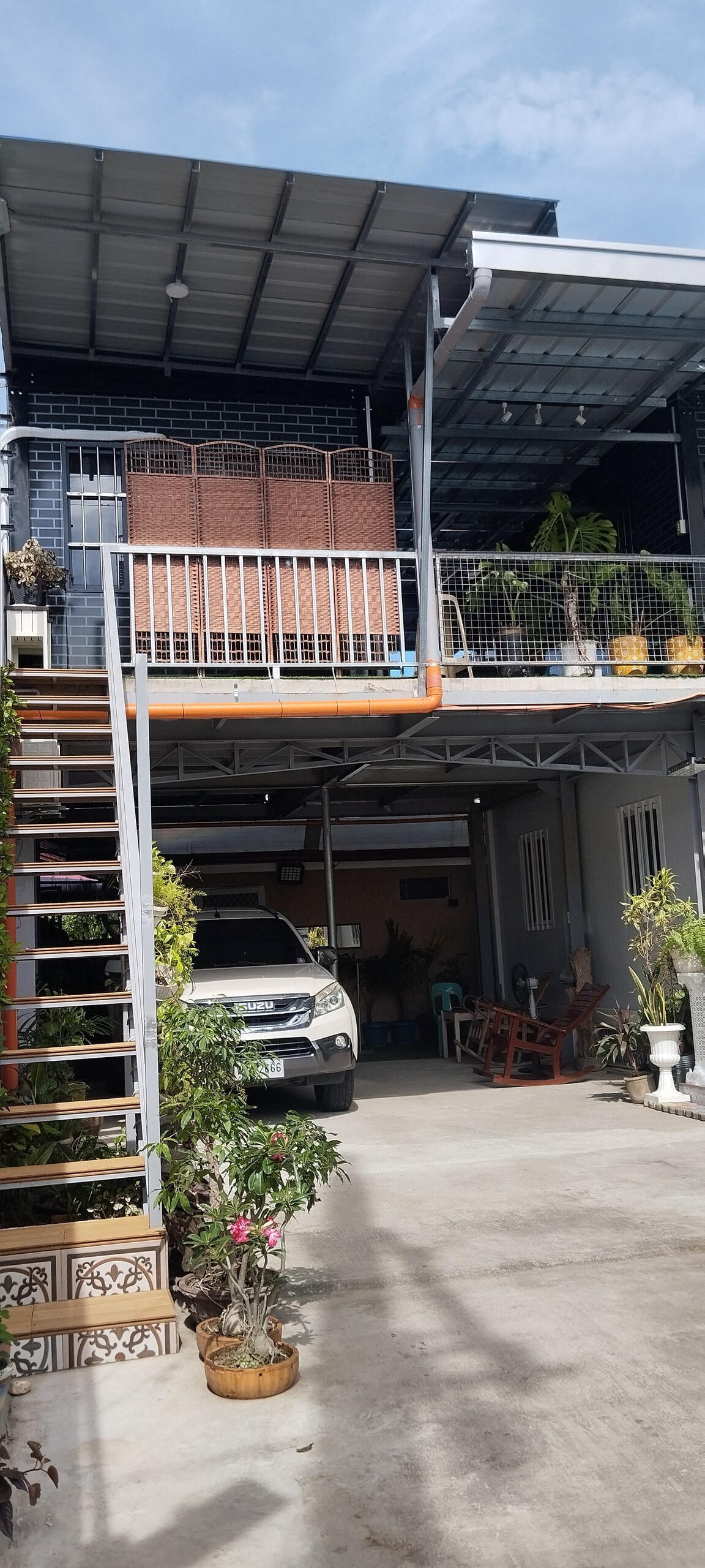 12 to 18 PAX - U4,U5&U6 Customized Container - Shipping containers for ...