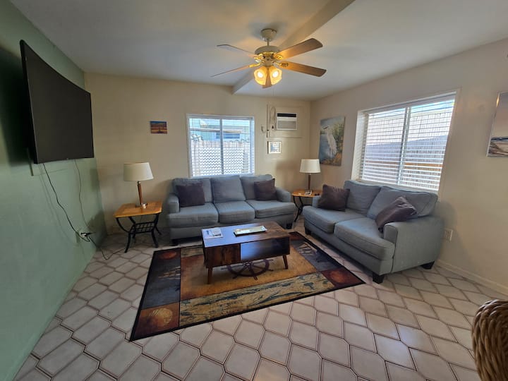 1 Bed Rm Apt C In Old Town Kw
Fantasy Fest Open - Key West, FL