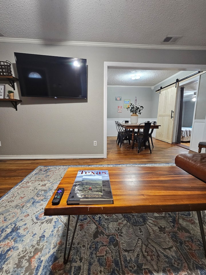 Cozy In The Heart Of The Medical District | 3 Br - Lubbock, TX
