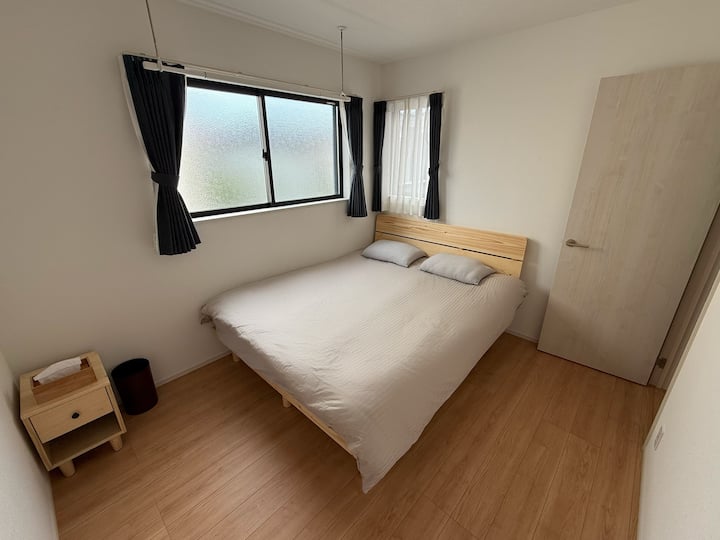 ■Bedroom 2
1 Queen-size bedTwo adults can relax and unwind here comfortably.