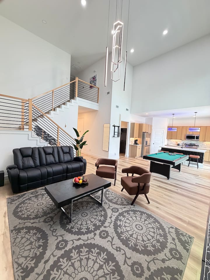 Lux Home | 10 Mins From Downtown - Dallas, TX