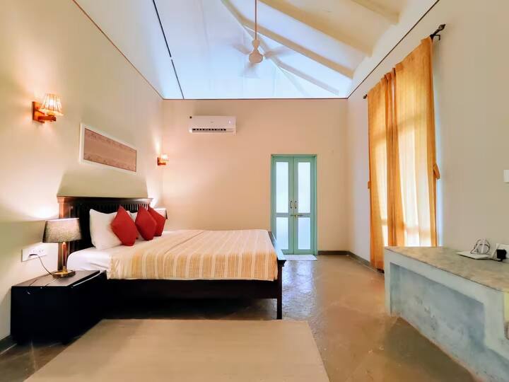 Bedroom 1 image 1