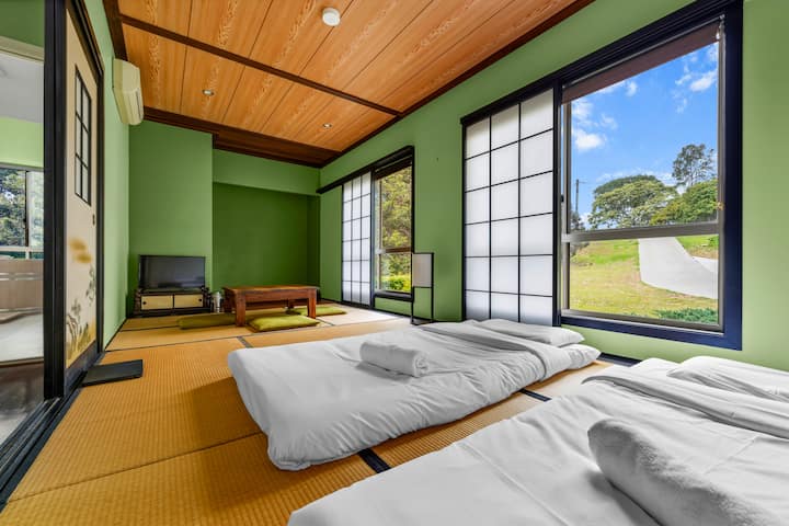 Zen Escape | Tatami, Pool Table & Arcade - Mount Tamborine