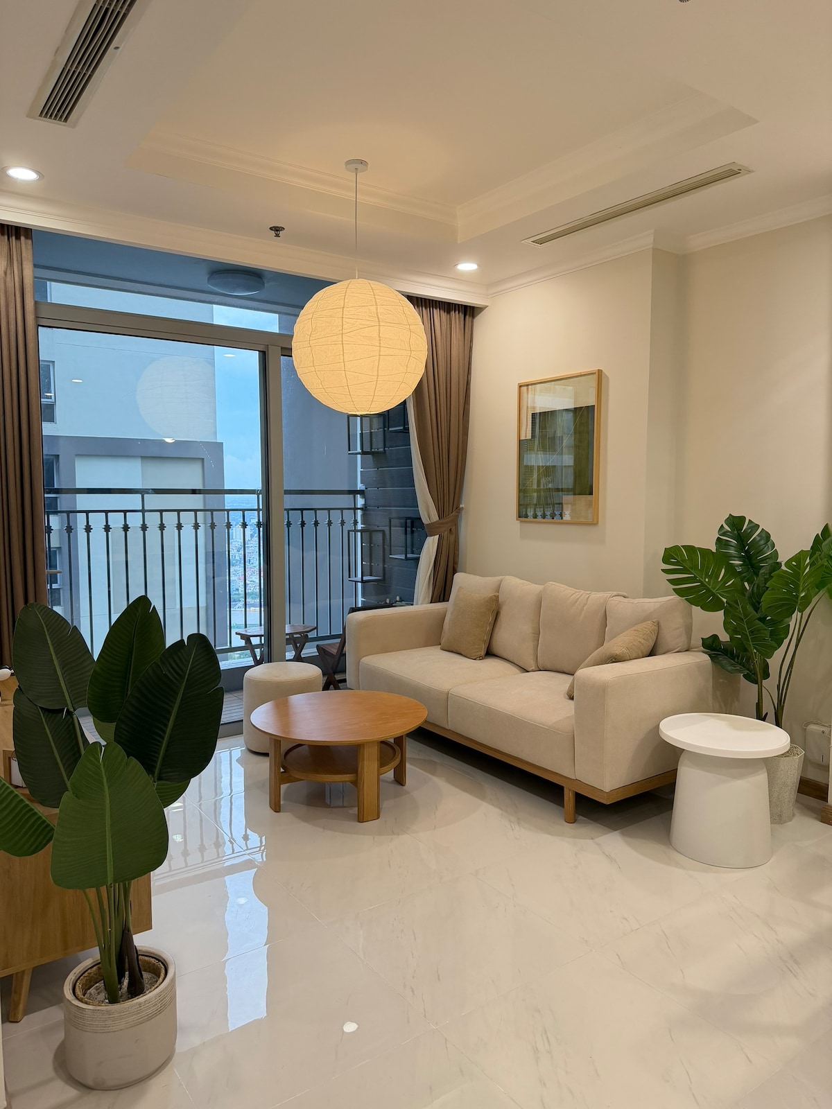 Picture of Minimalist Apartment Decor Ideas: Style and Function in Small Spaces