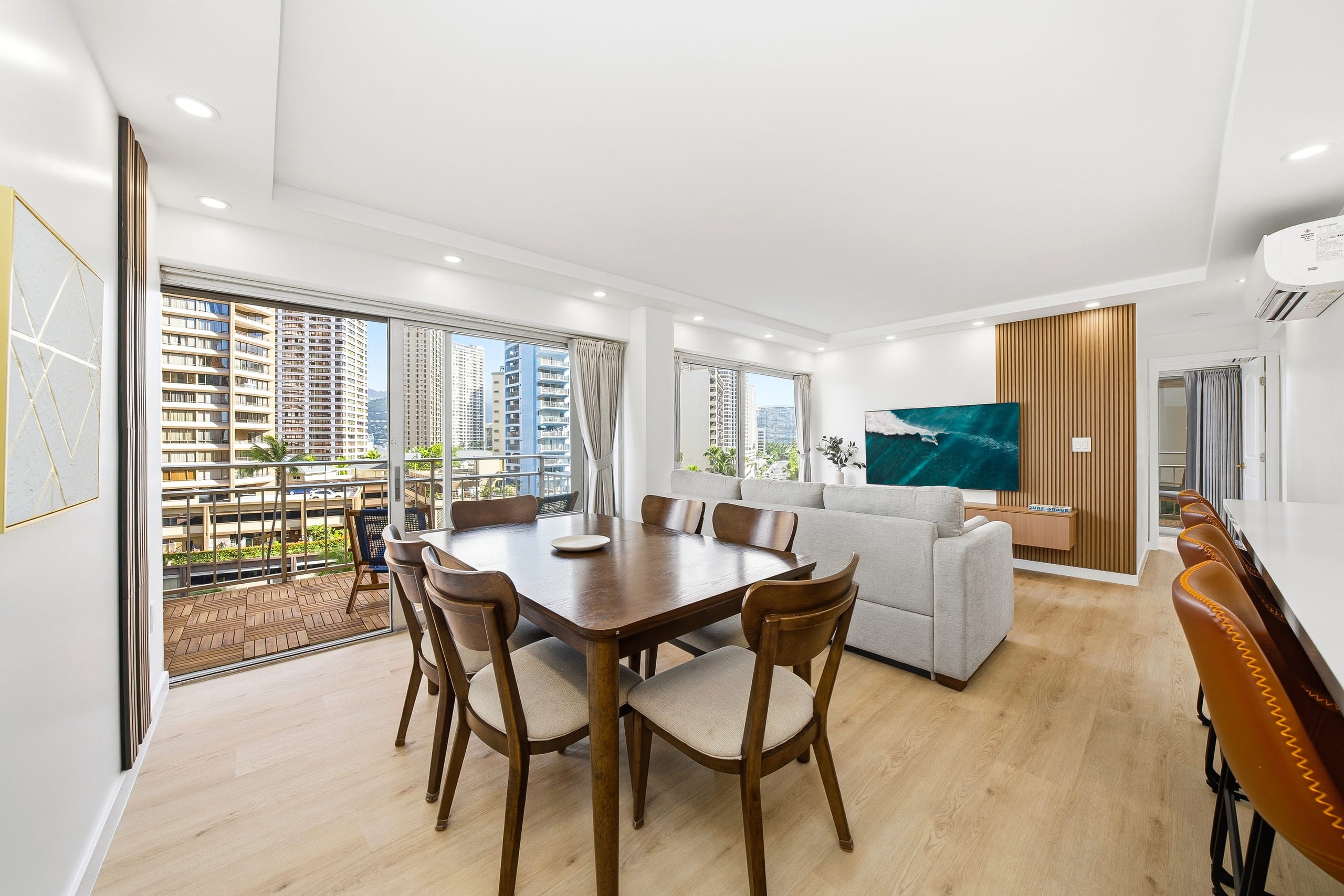 The Island Getaway: Free Parking, AC, 3Bd, 2 Bath - Image 9