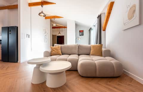 Popular Airbnb listing: Panorama Residence 125m² • Terrace & Basilica view in Małopolskie