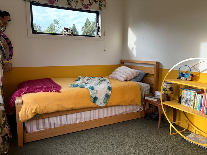 King single na kitanda cha trundler