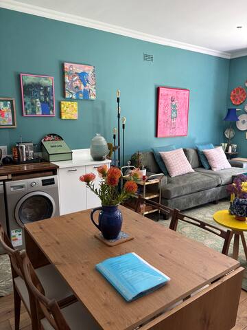 Whitford Cottage – in lively BoKaap gallery image 3