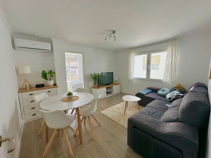 100m From Beach • 3 Bedrooms • Centrally Located - Altea
