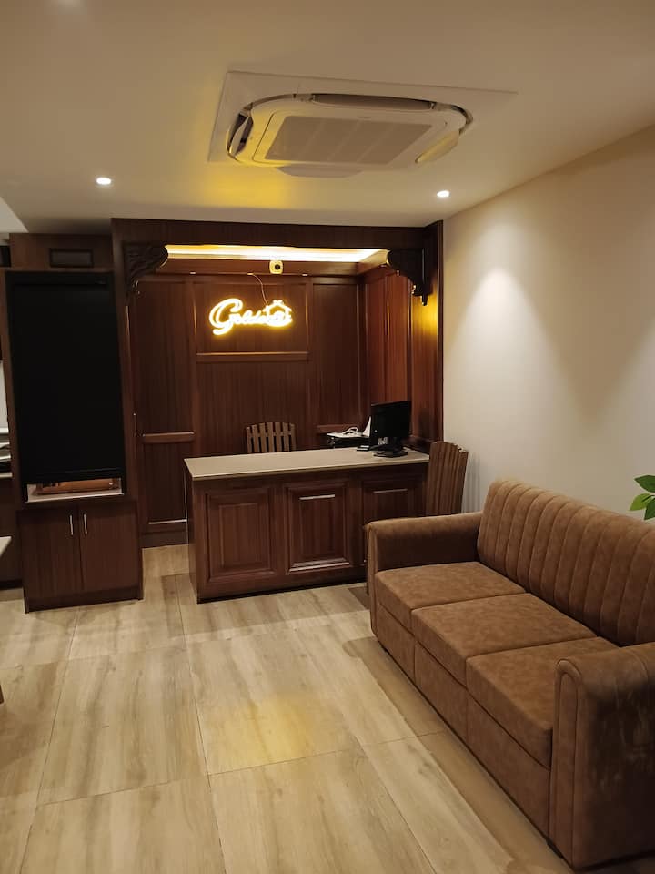 Golden Nest - Premium Apartment| 4bhk - Srinagar
