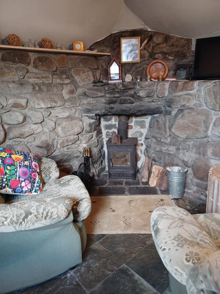 Tigh Na Seileach (House Of The Willow Trees) - Harris