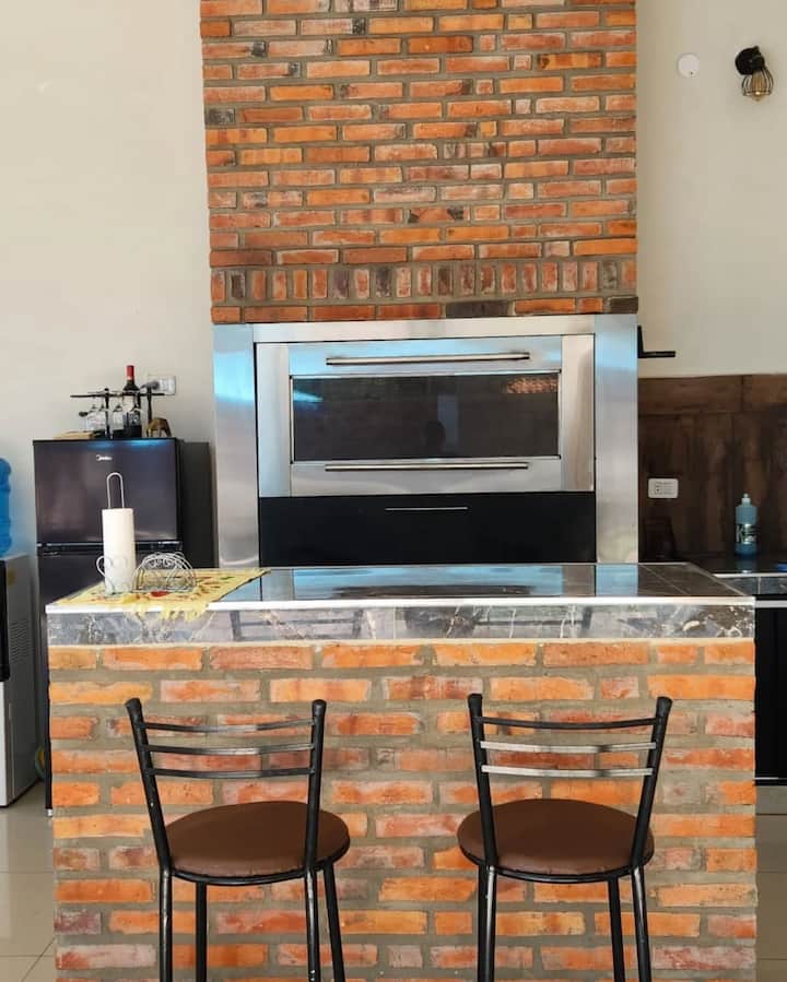 Casa Con Piscina Y Quincho Climatizado - Clorinda