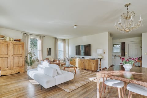 Historic Fingerlakes Home w/ Private Suites