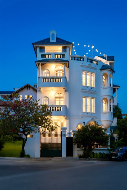 Lux Riverside Villa/Large Pool/L81 View/Gym/10BR