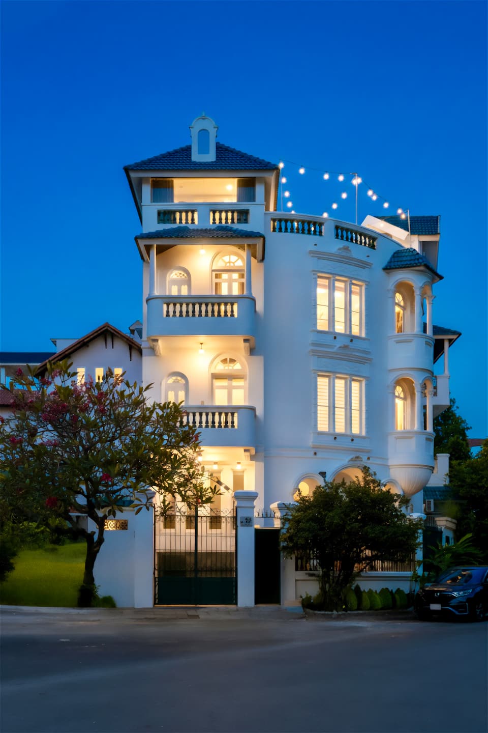 Top-earning Airbnb listing in Quận Thủ Đức, 10 bedrooms