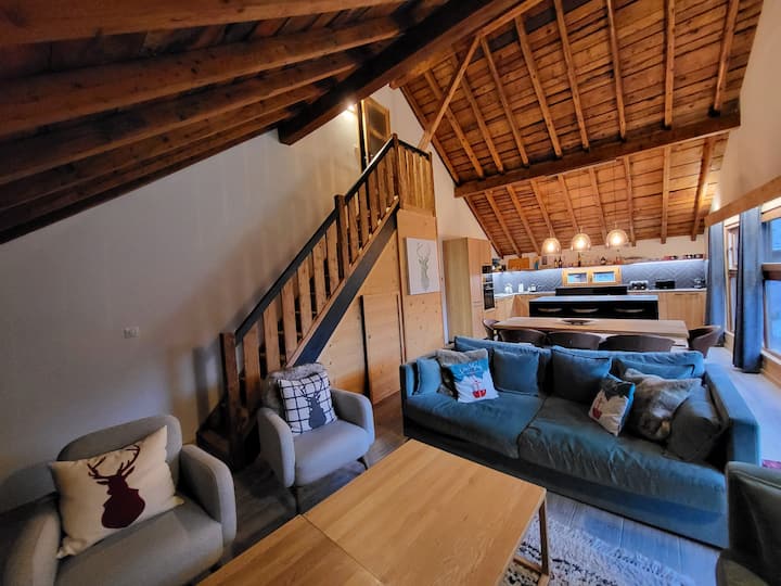 5 Bedroom Apartment; 3 Bathrooms; Ski-bus; Parking - Sixt-Fer-à-Cheval