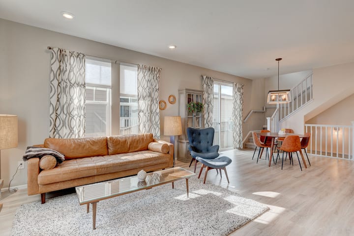 Fully Furnished 4br Home W/ Offices & Trail Access - Castle Rock, CO
