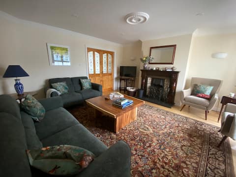 Successful Airbnb property: Spacious Family Home, 4bed/4bath, 2km Westport in Westport