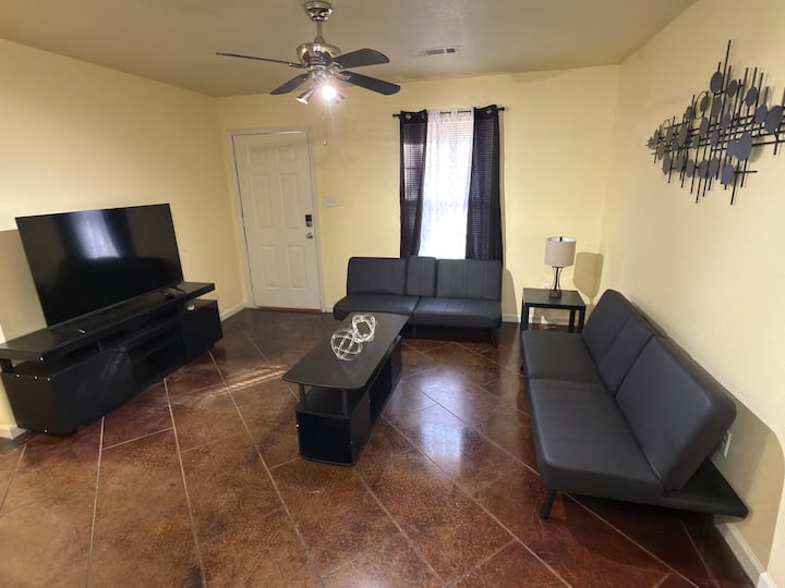 Duplex Apartment Near Downtown - ジョーンズボロ, AR