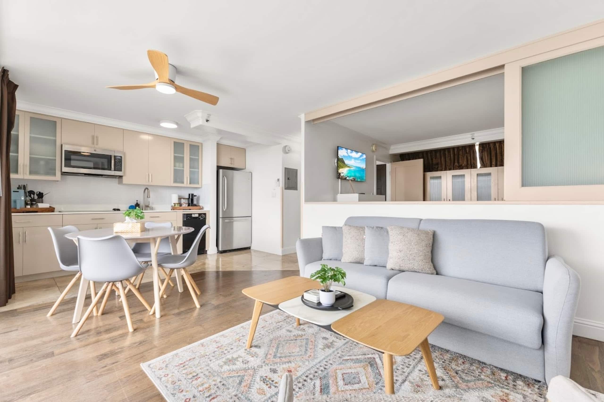 Cozy & Beautiful 1-BR on Beachwalk-Waikiki Beach~ - Image 5