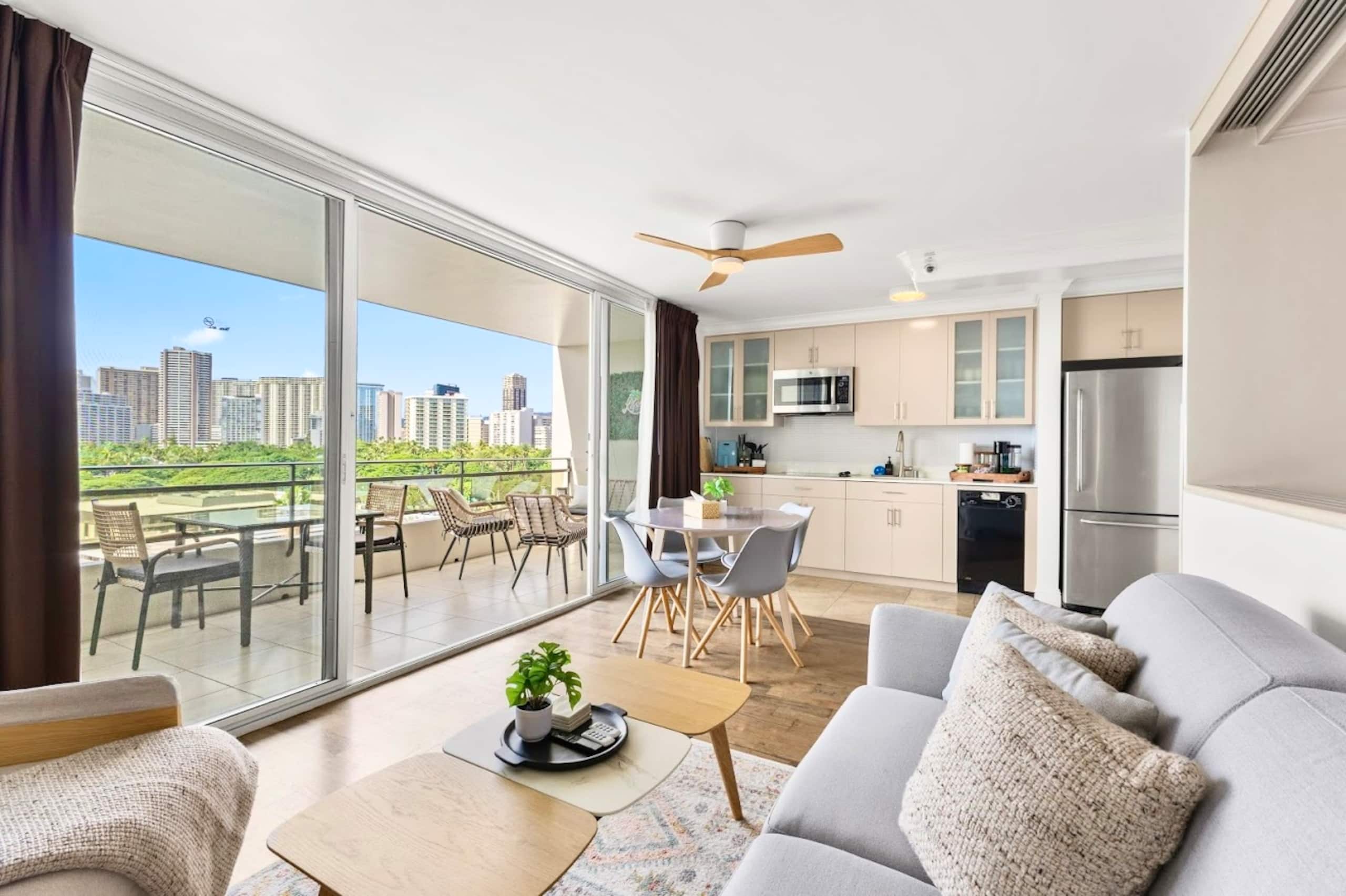 Cozy & Beautiful 1-BR on Beachwalk-Waikiki Beach~ - Image 1