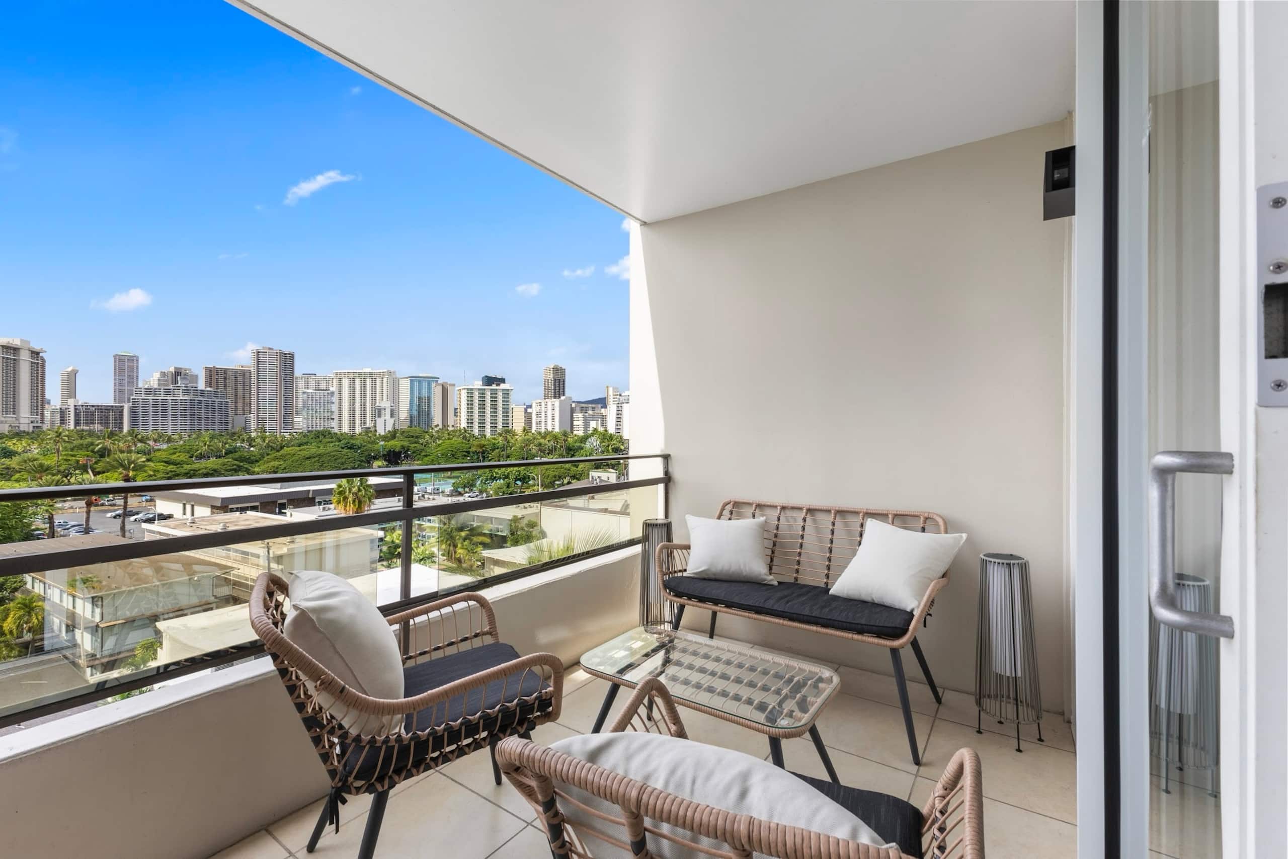 Cozy & Beautiful 1-BR on Beachwalk-Waikiki Beach~ - Image 37