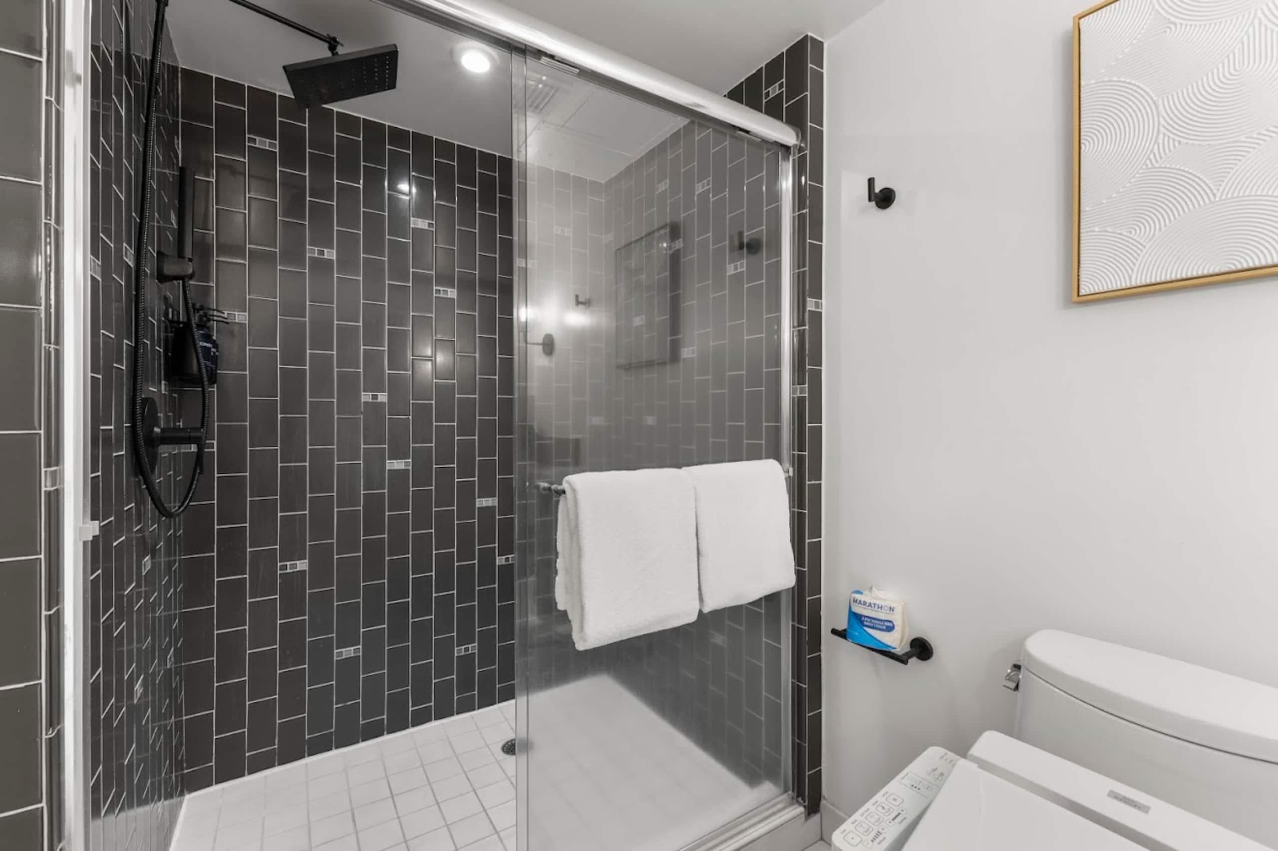 Cozy & Beautiful 1-BR on Beachwalk-Waikiki Beach~ - Image 32